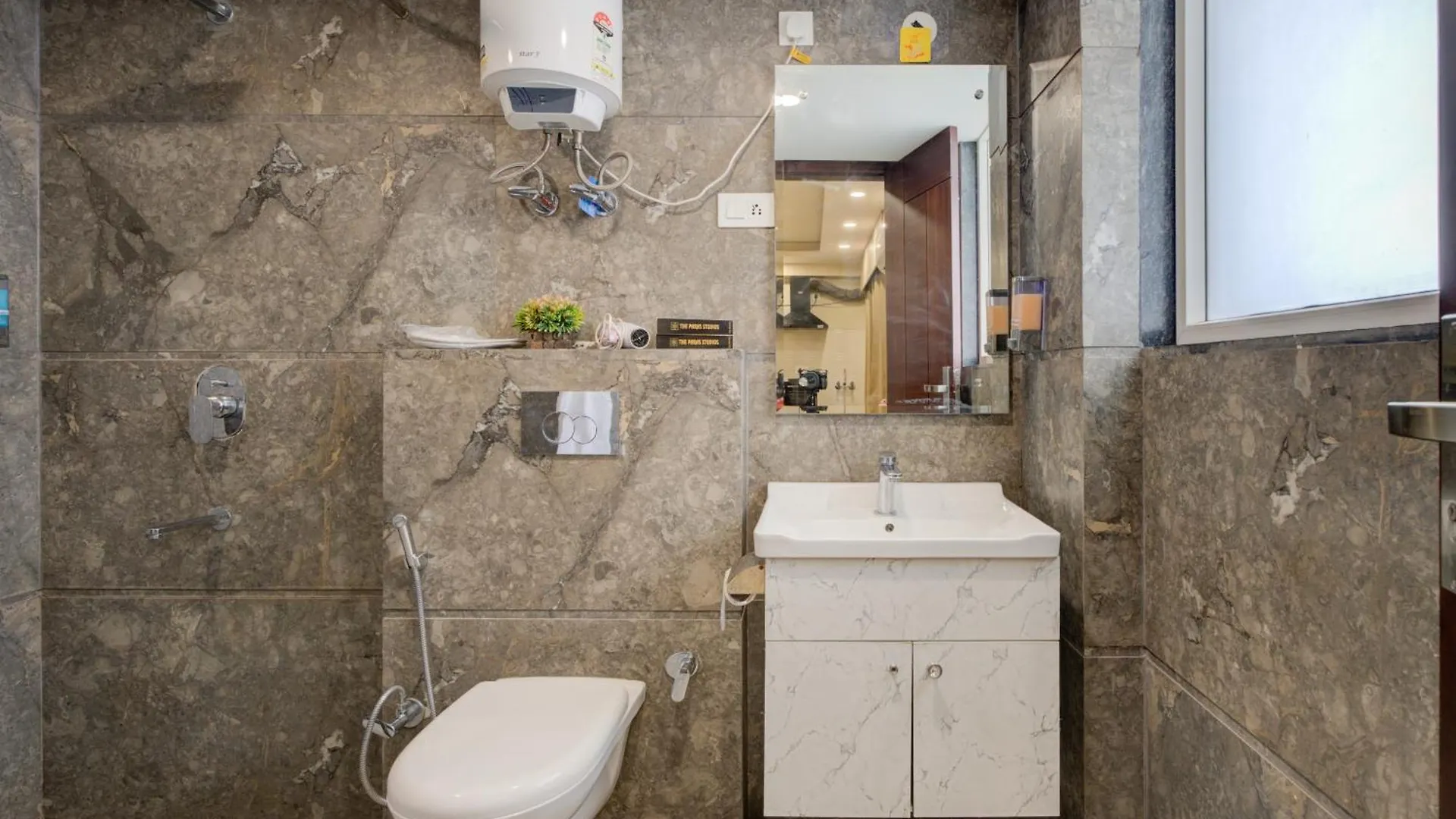 The Paras Studio Serviced Apartments Γκουργκάον Ινδία