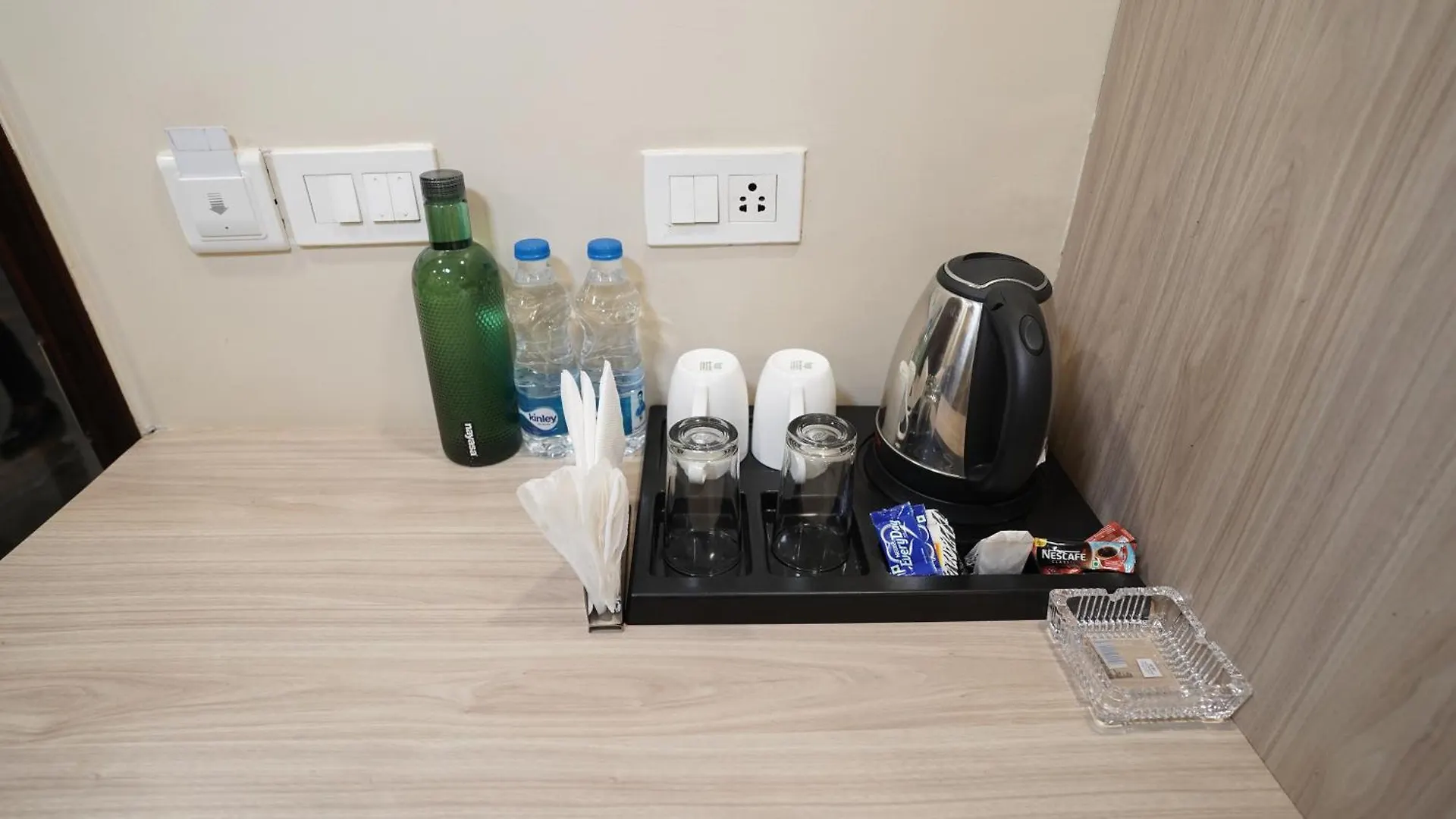 The Paras Studio Serviced Apartments Γκουργκάον